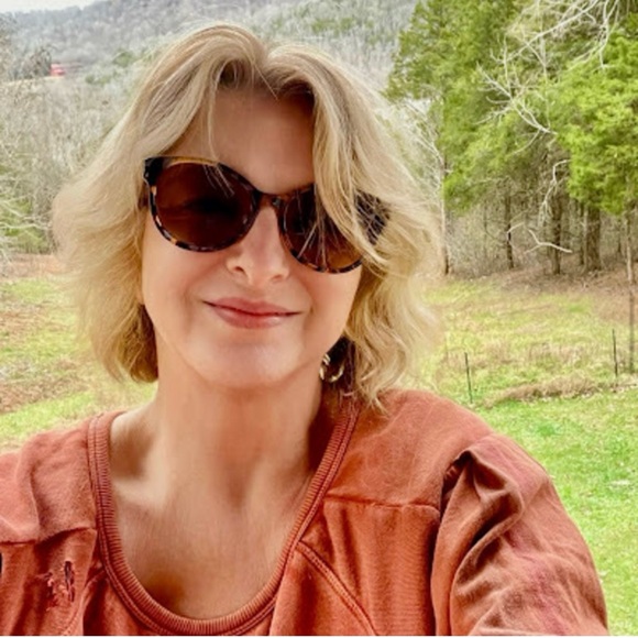 Meet your Posher, Catherine - Picture 2 of 2